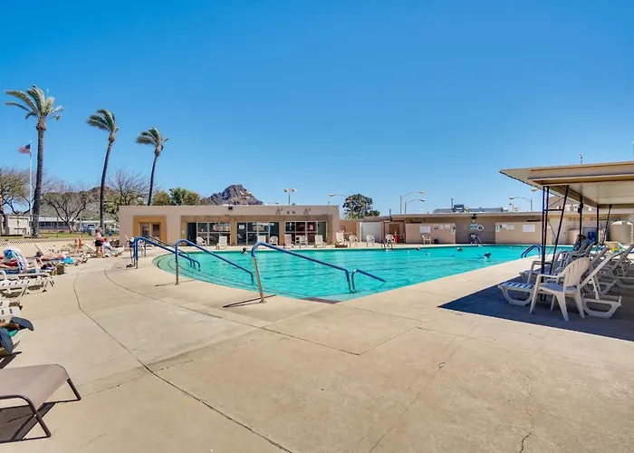 Vacation W/ Community Pool! * Tucson