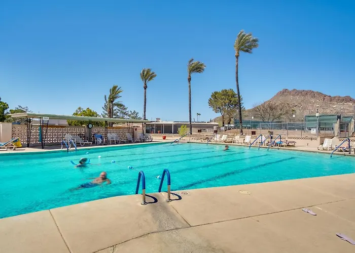 Vacation W/ Community Pool!