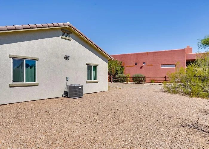 Vacation W/ Community Pool! Holiday home Tucson